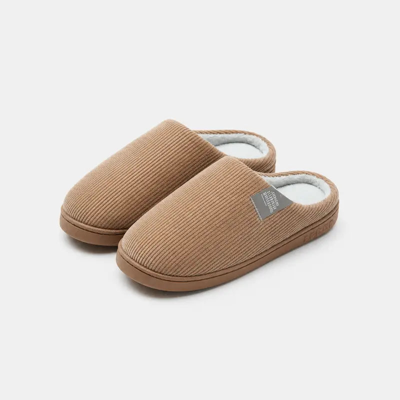 Chaussons-velours-cotele-semelle-antiderapante-confort-quotidien