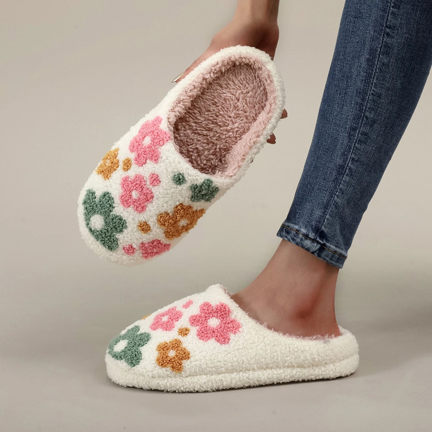 Chaussons Femmes à Motifs Fleurs Brodées - Intérieur doux et confortable- Floréa