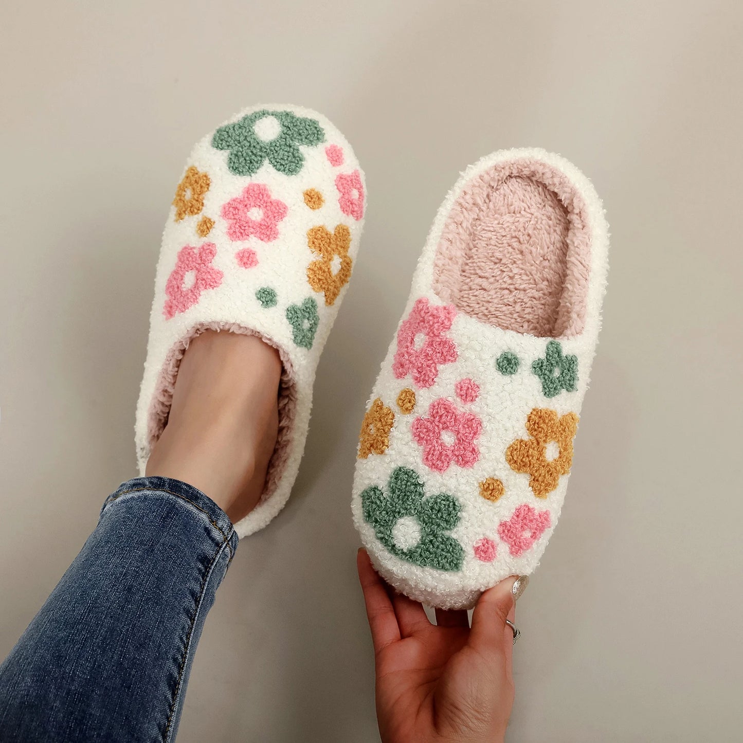 Chaussons Femmes à Motifs Fleurs Brodées - Intérieur doux et confortable- Floréa