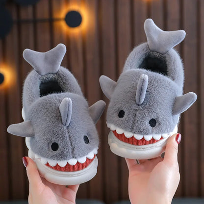 Chaussons Enfants  en peluche - Semelle antidérapante souple - Intérieur et extérieur - Sharky