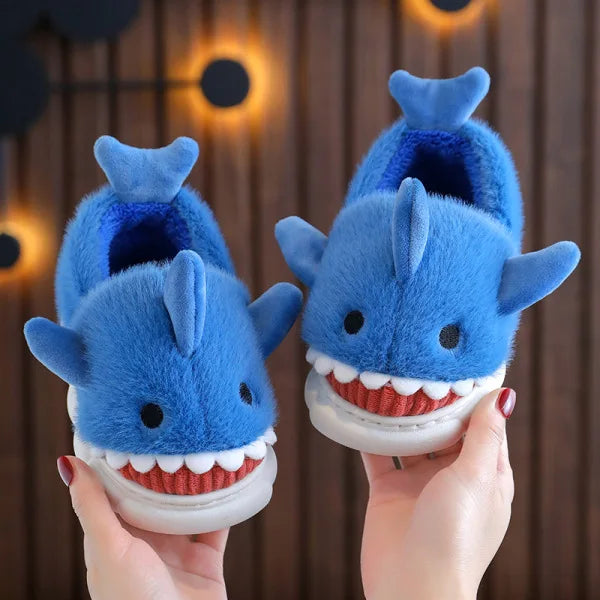 Chaussons Enfants  en peluche - Semelle antidérapante souple - Intérieur et extérieur - Sharky