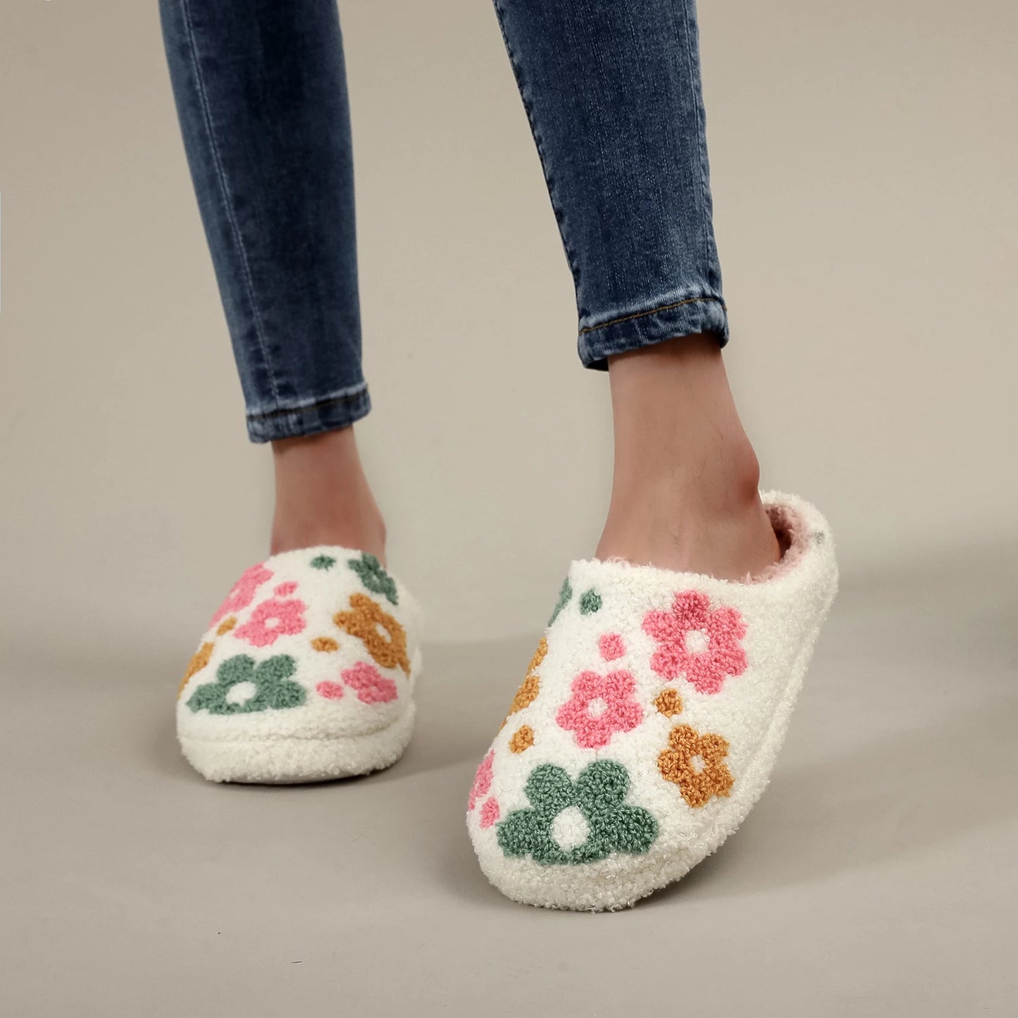 Chaussons Femmes à Motifs Fleurs Brodées - Intérieur doux et confortable- Floréa