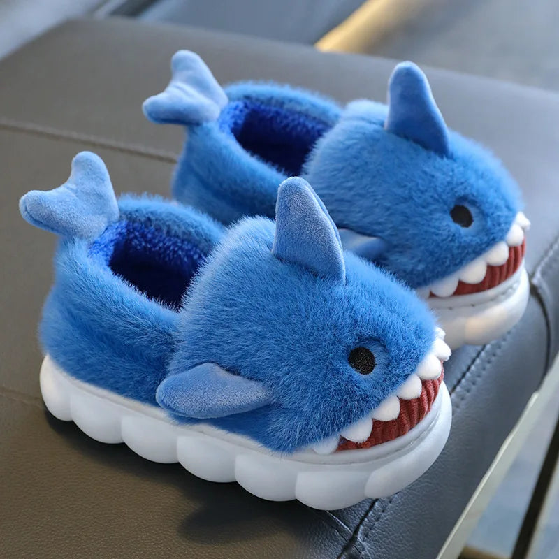 Chaussons Enfants  en peluche - Semelle antidérapante souple - Intérieur et extérieur - Sharky