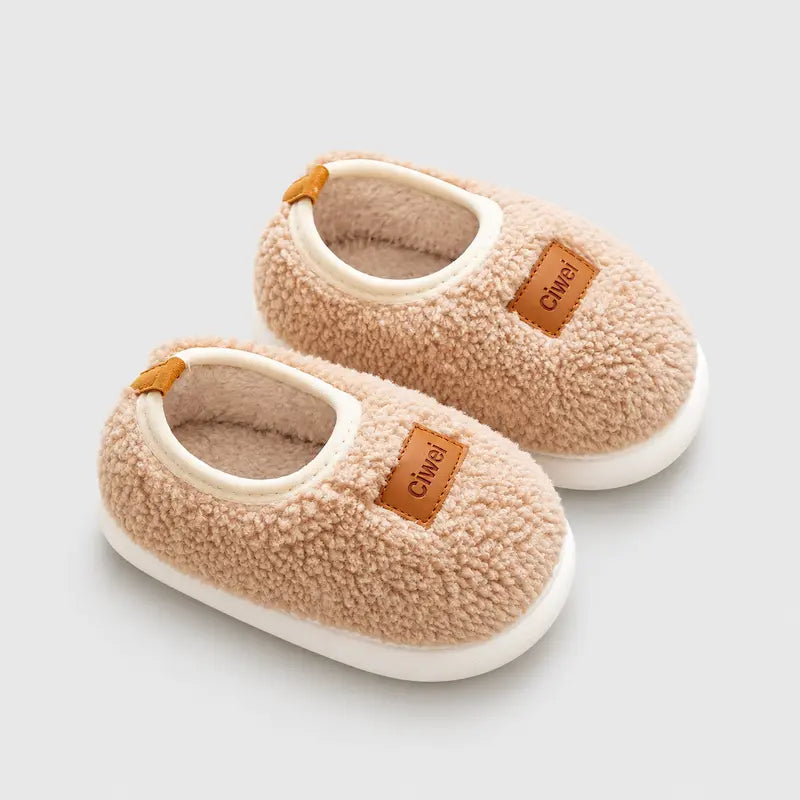 chausson-enfants-unisexe-peluche-douce-interieur-en-coton-confort-quotidien-pelmi