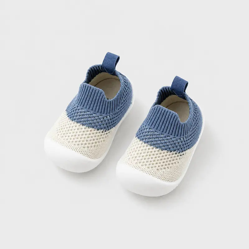 chaussons-enfants-unisexes-chaud-en-peluche-interieur-et-semelle-epaisse-plumo