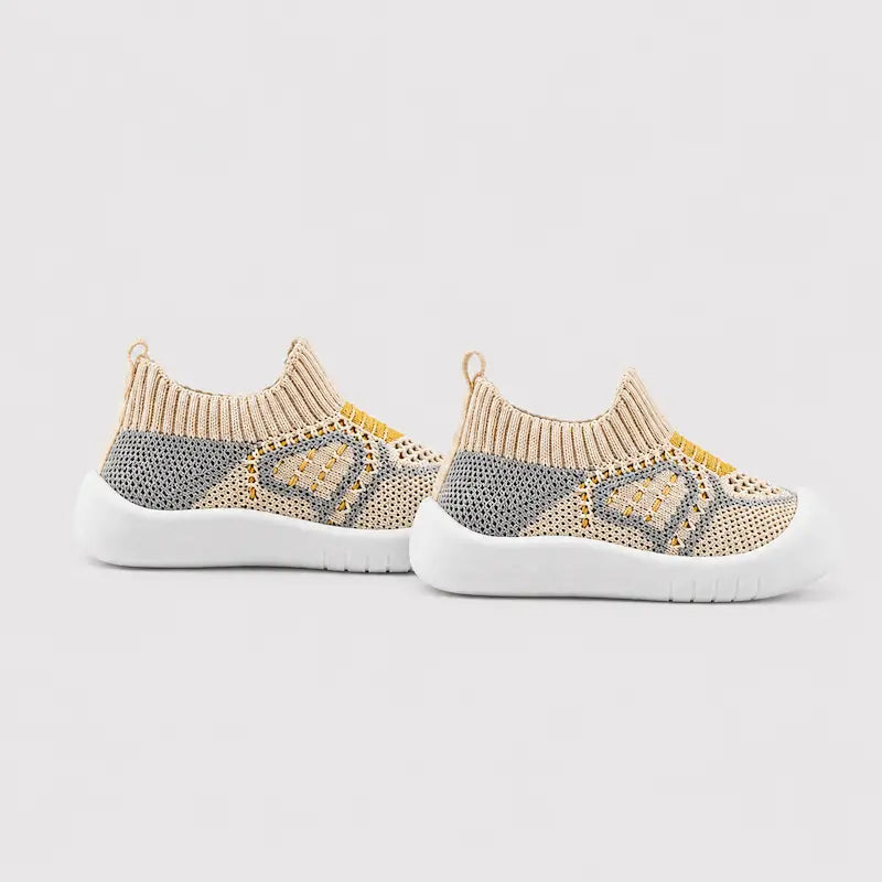 chaussons-enfants-unisexes-chaud-en-peluche-interieur-et-semelle-epaisse-plumo