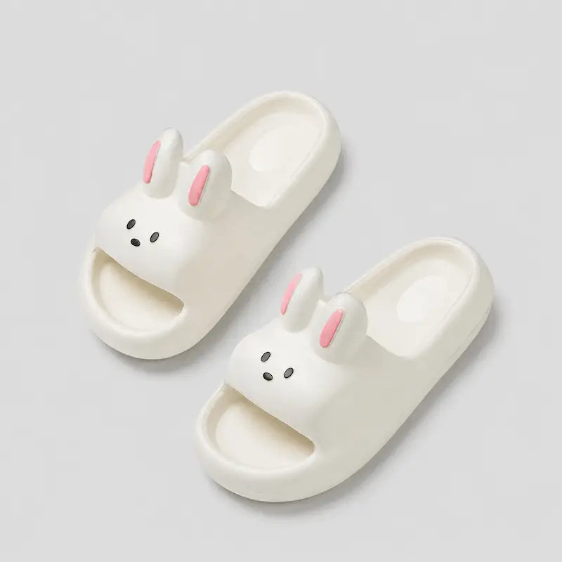 chaussons-enfant-lapin-oreilles-sandales-ouvertes-maison