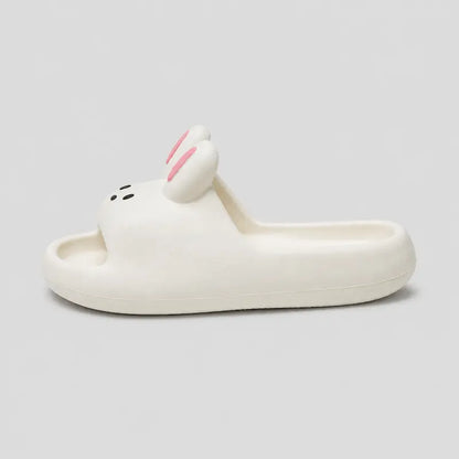 chaussons-enfant-lapin-oreilles-sandales-ouvertes-maison
