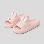 chaussons-enfant-lapin-oreilles-sandales-ouvertes-maison
