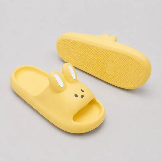 chaussons-enfant-lapin-oreilles-sandales-ouvertes-maison