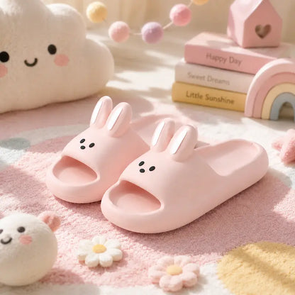 chaussons-enfant-lapin-oreilles-sandales-ouvertes-maison