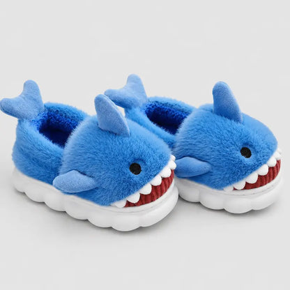 chaussons-enfants-en-peluche-semelle-antiderapante-souple-interieur-et-exterieur-sharky