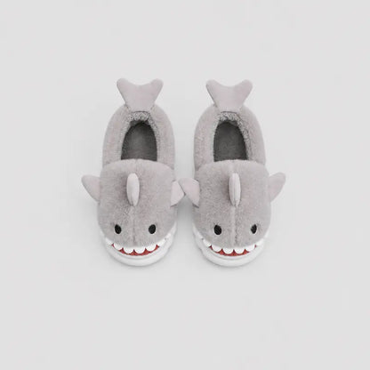 chaussons-enfants-en-peluche-semelle-antiderapante-souple-interieur-et-exterieur-sharky