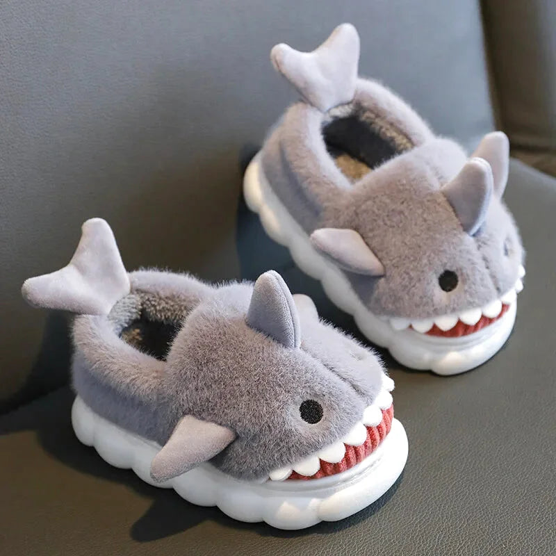 Chaussons Enfants  en peluche - Semelle antidérapante souple - Intérieur et extérieur - Sharky