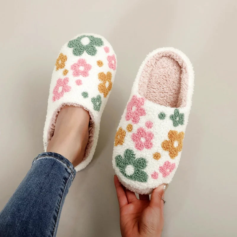 Chaussons Femmes à Motifs Fleurs Brodées - Intérieur doux et confortable- Floréa