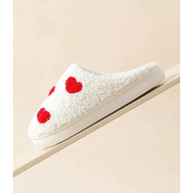 Chaussons Femmes Pelouche douce - Motif coeurs - semelle souple- Rosélia